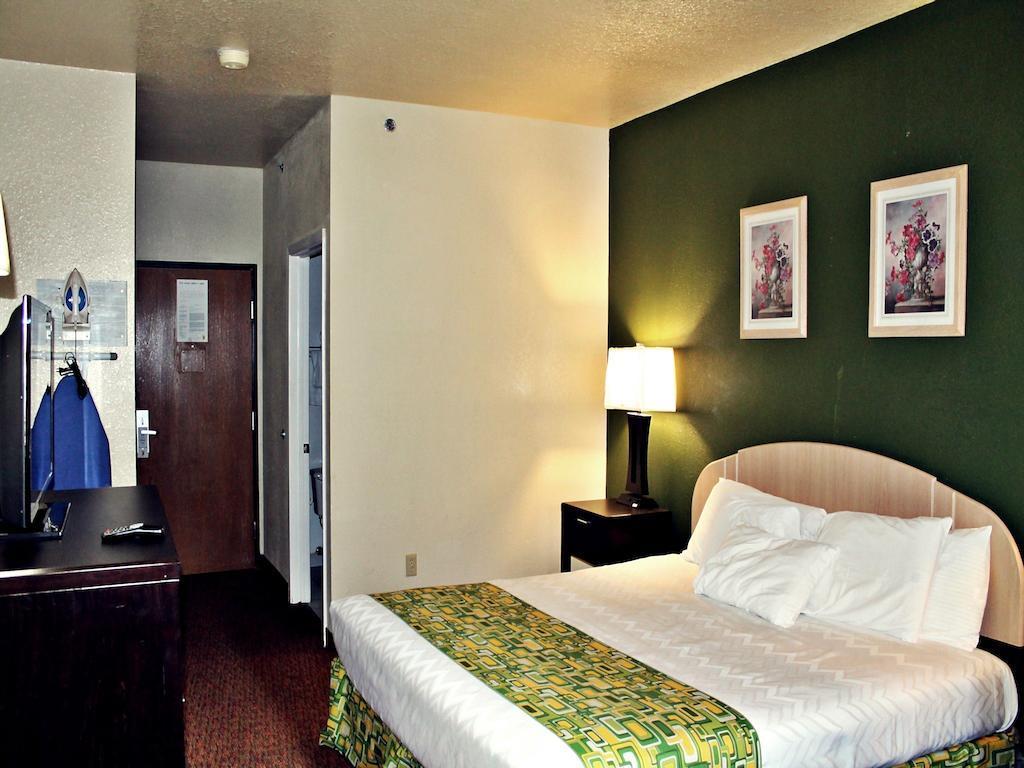 Surestay Plus By Best Western San Antonio Airport Exterior foto