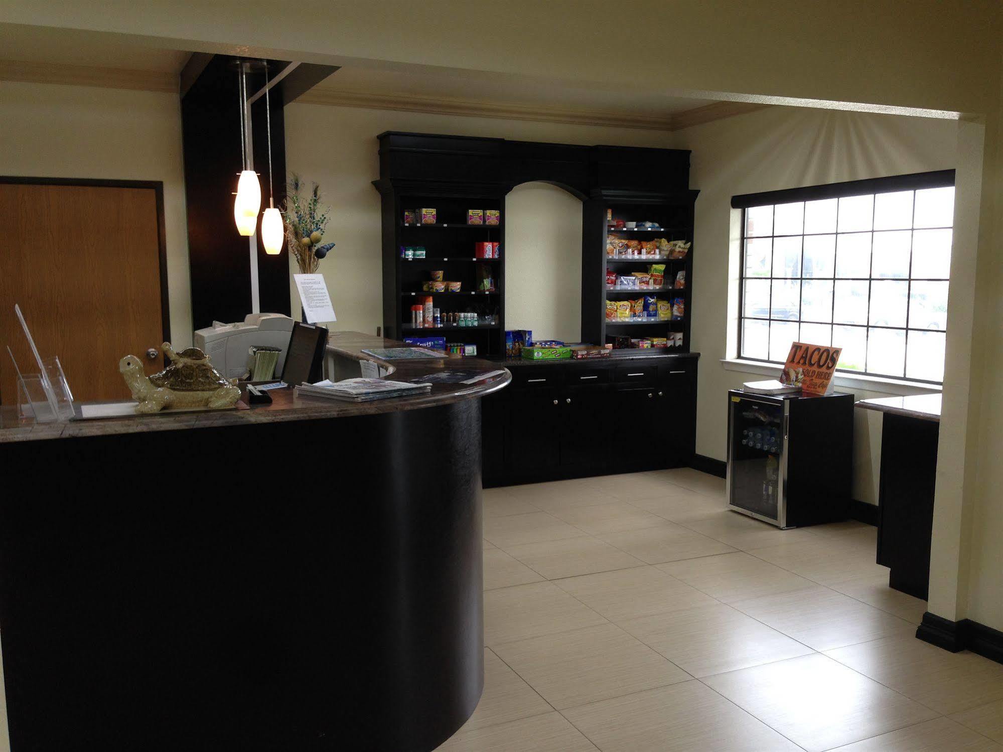 Surestay Plus By Best Western San Antonio Airport Exterior foto