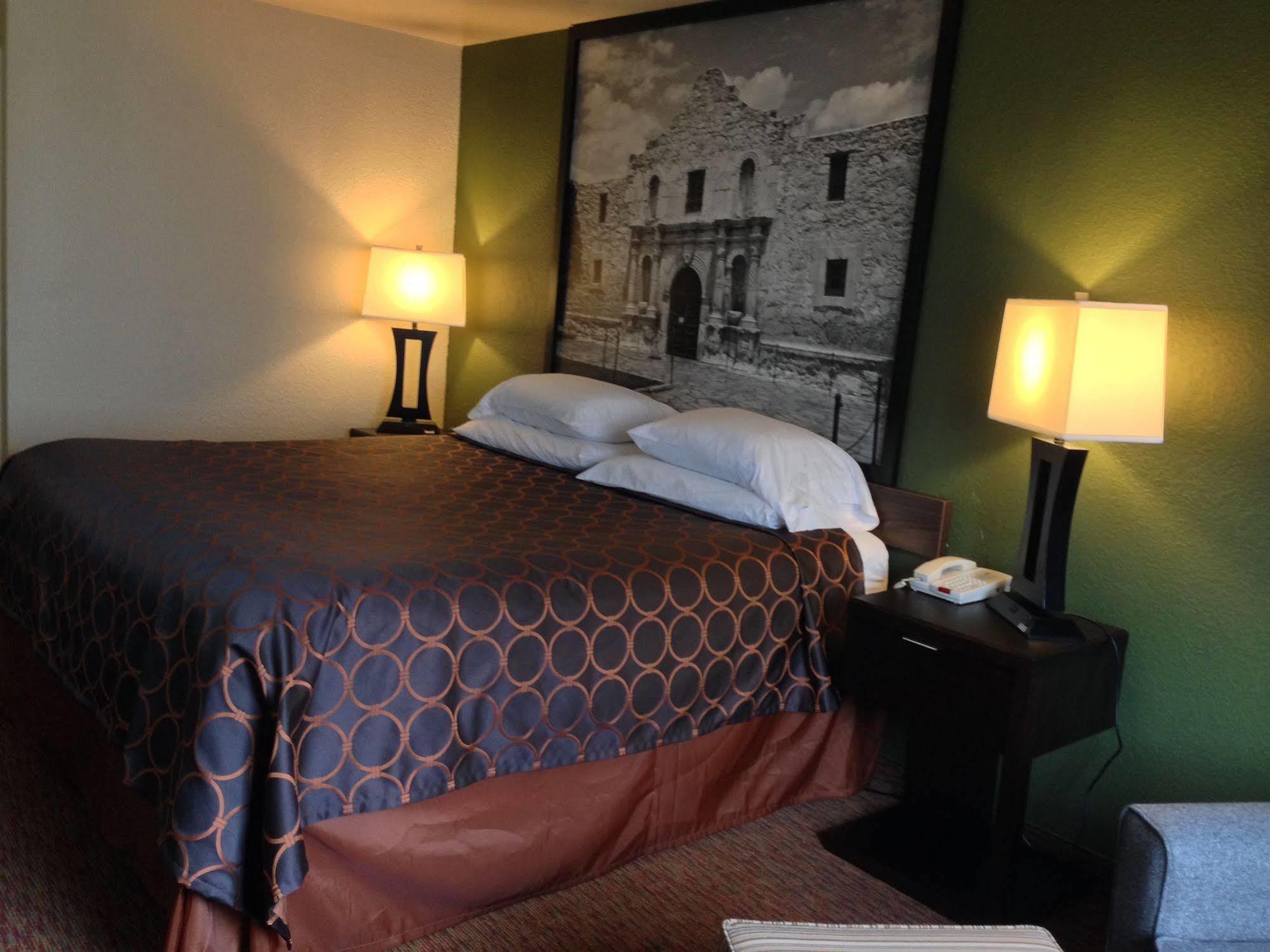 Surestay Plus By Best Western San Antonio Airport Exterior foto